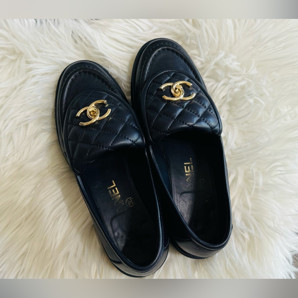 [SOLD] Chanel Turnlock Loafers - size 35.5 - Dark Blue